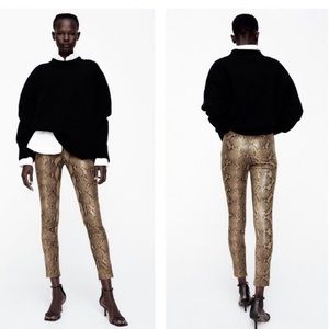 NWT:
Zara Bloggers Favorite High Rise Zip Ankle Animal Snakeskin Print Leggings